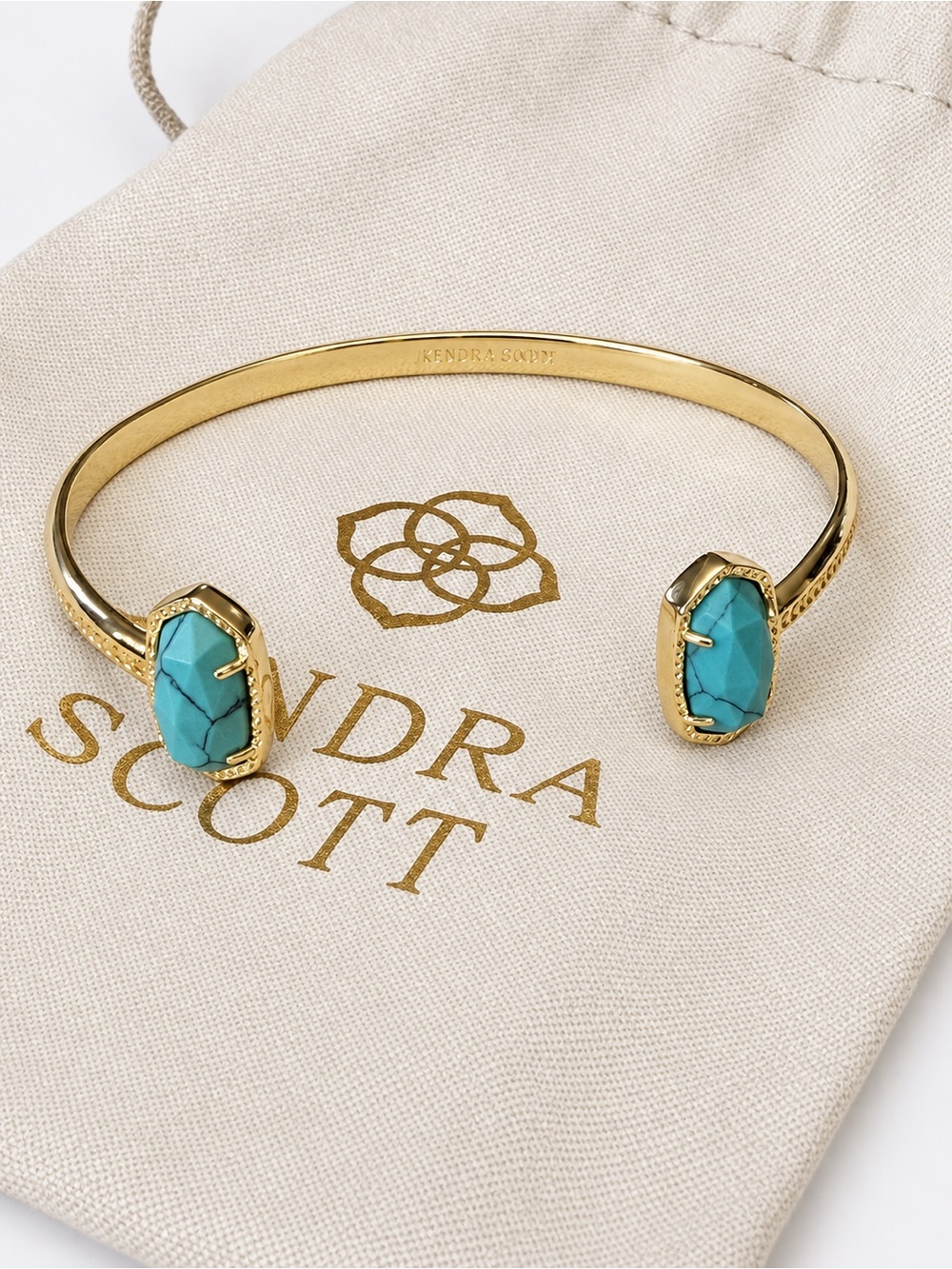 Kendra Scott Elton Gold Etch
Frame Cuff Bracelet in Turquoise Magnesite